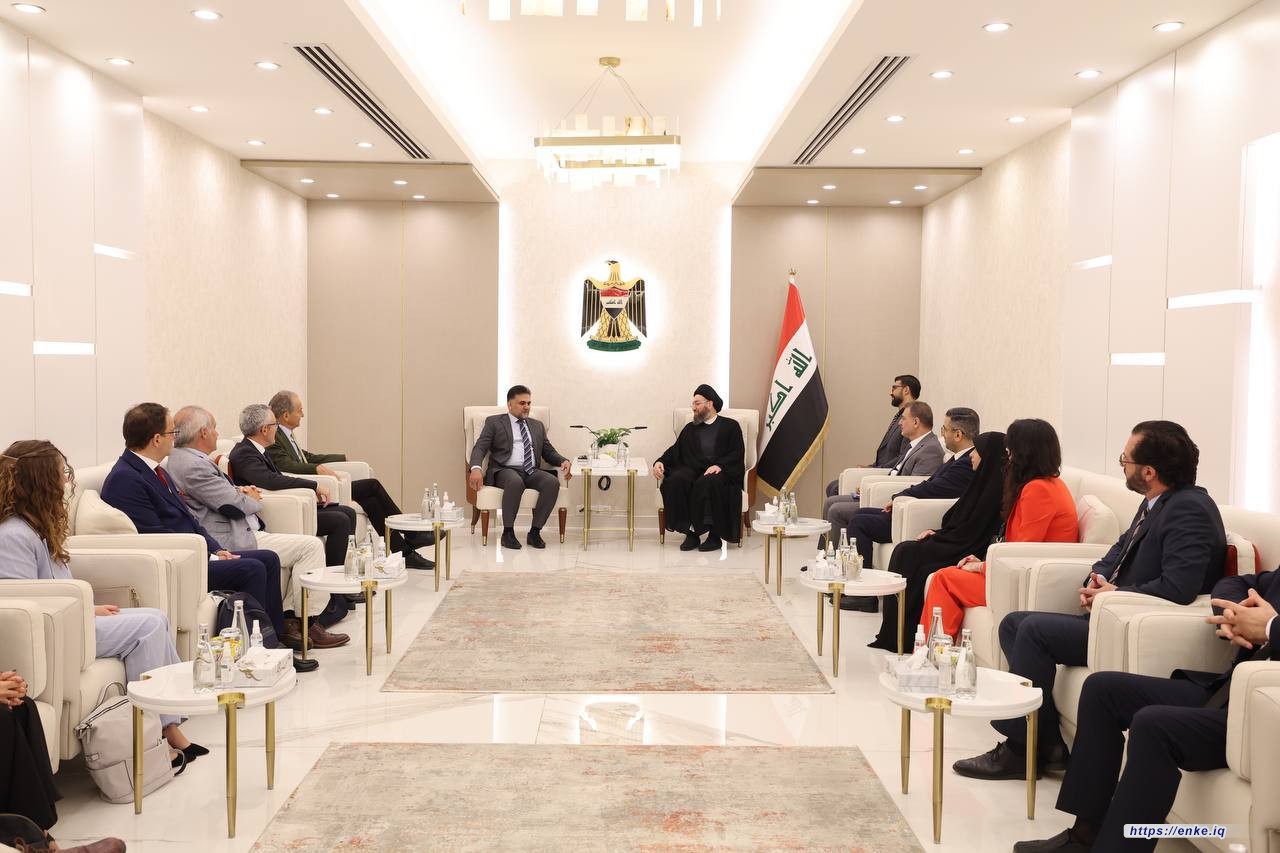 حضور رئيس مؤسسة إنكي للدراسات والبحوث العلوية كوثر الغرابي لقاء سماحة السيد عمار الحكيم بوفد المؤسسة الأوروبية للحوار والتنمية برئاسة الأستاذ علاء البهادلي.