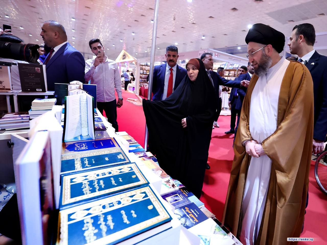 تشرف جناح  دار_إنكي في معرض بغداد الدولي للكتاب بزيارة سماحة السيد عمار الحكيم.