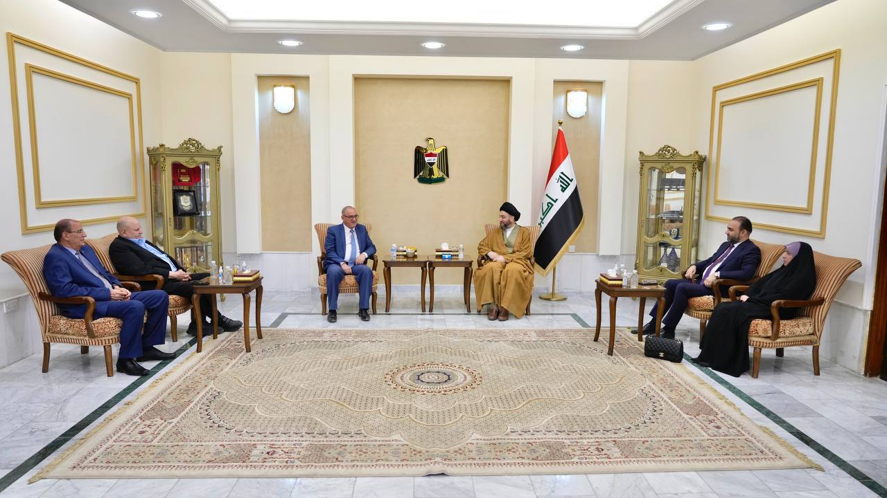 حضور رئيسة مؤسسة إنكي للدراسات والبحوث العلوية كوثر الغرابي لقاء سماحة السيد عمار الحكيم مع رئيس إتحاد الناشرين العراقيين الدكتور عبد الوهاب الراضي