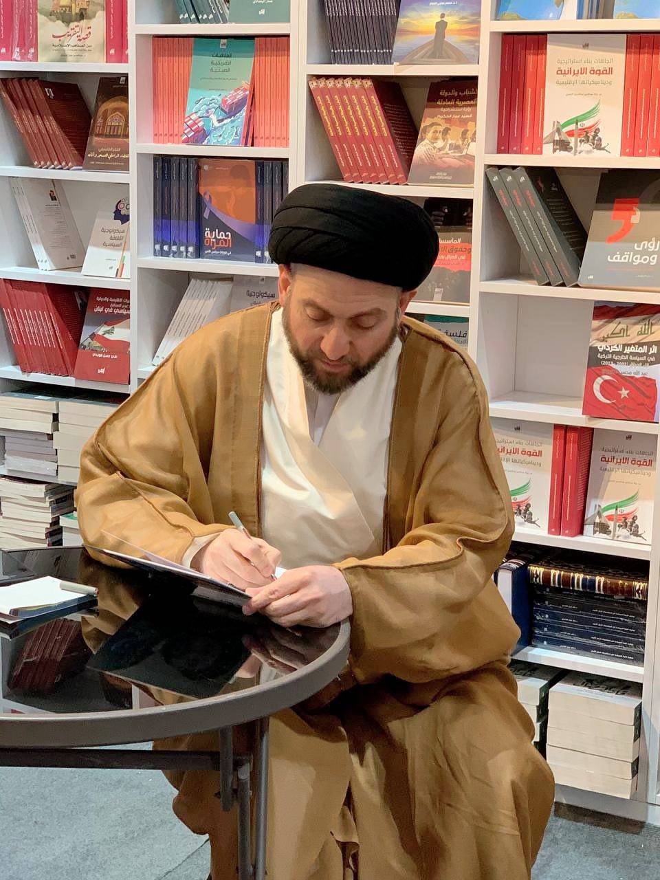 زيارة سماحة السيد عمار الحكيم الى جناح #دار_إنكي في معرض بغداد الدولي للكتاب